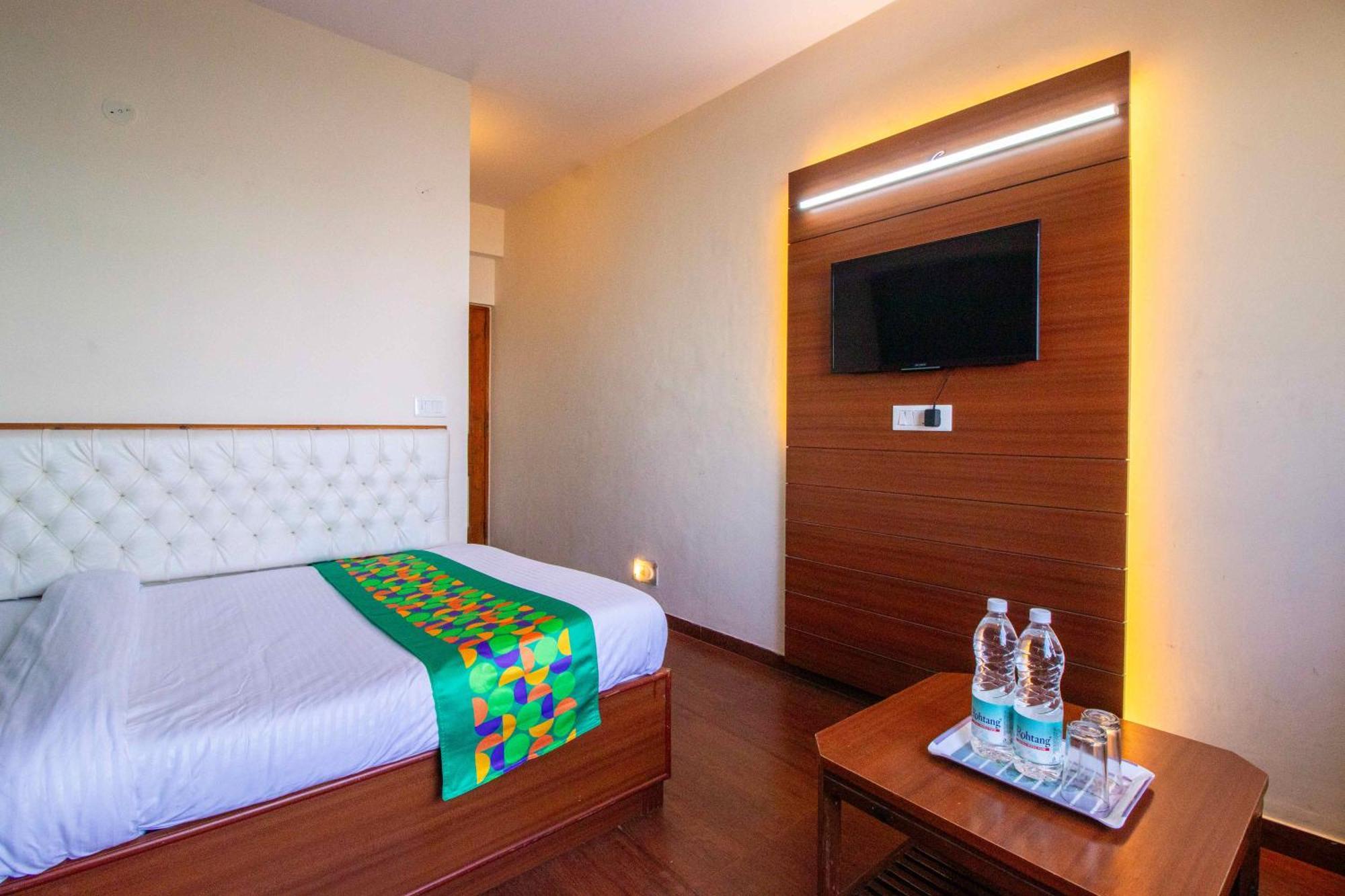 Treebo Varuna With Mountain View Shimla Exterior foto